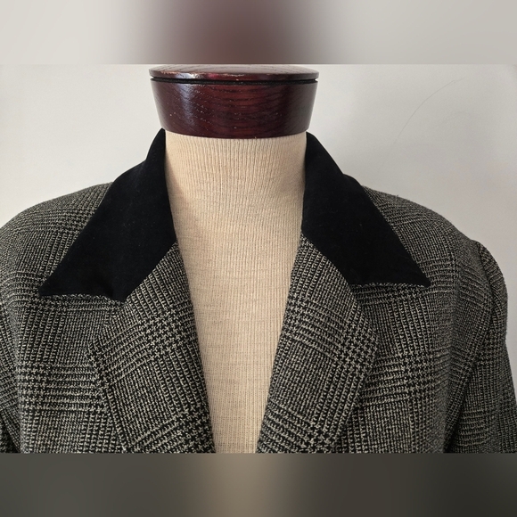 VIA MODA VINTAGE Gray Blazer with Notched Lapels and Tailored Style - Picture 3 of 11